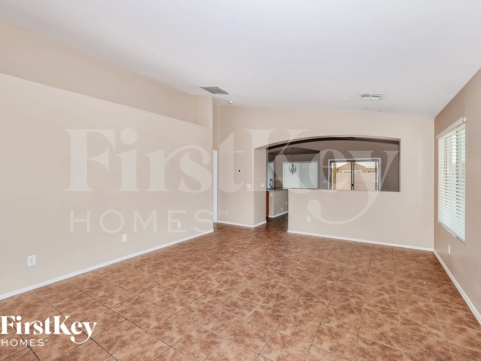 3 bed, 2.0 bath, 1599 sqft, $1,720 — Photo 3