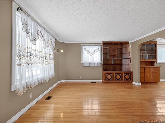 4th image of 3215 Mountain Rd