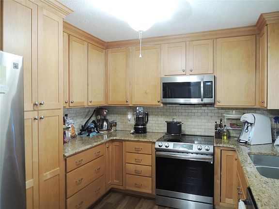 4th image of 712 N Idler Ln