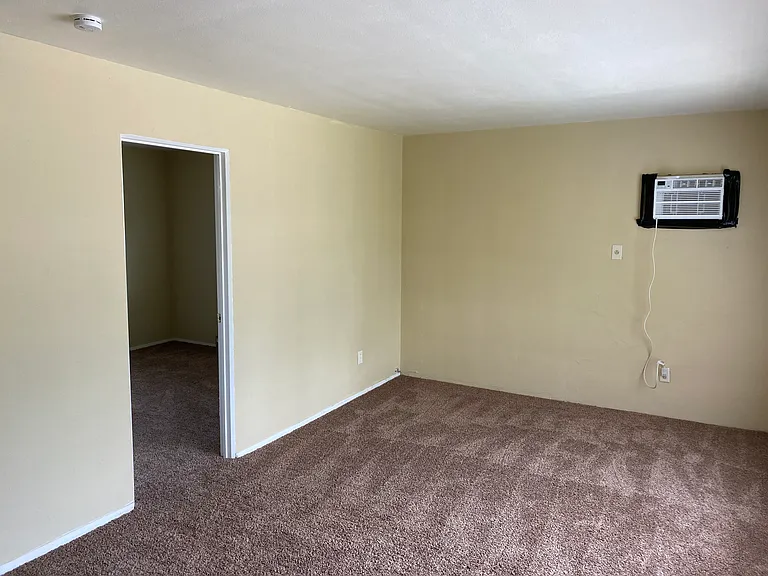209 Castellano Dr #8 — Photo 11