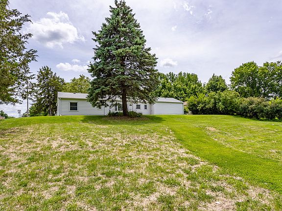 2nd image of 2131 Watrous Ave