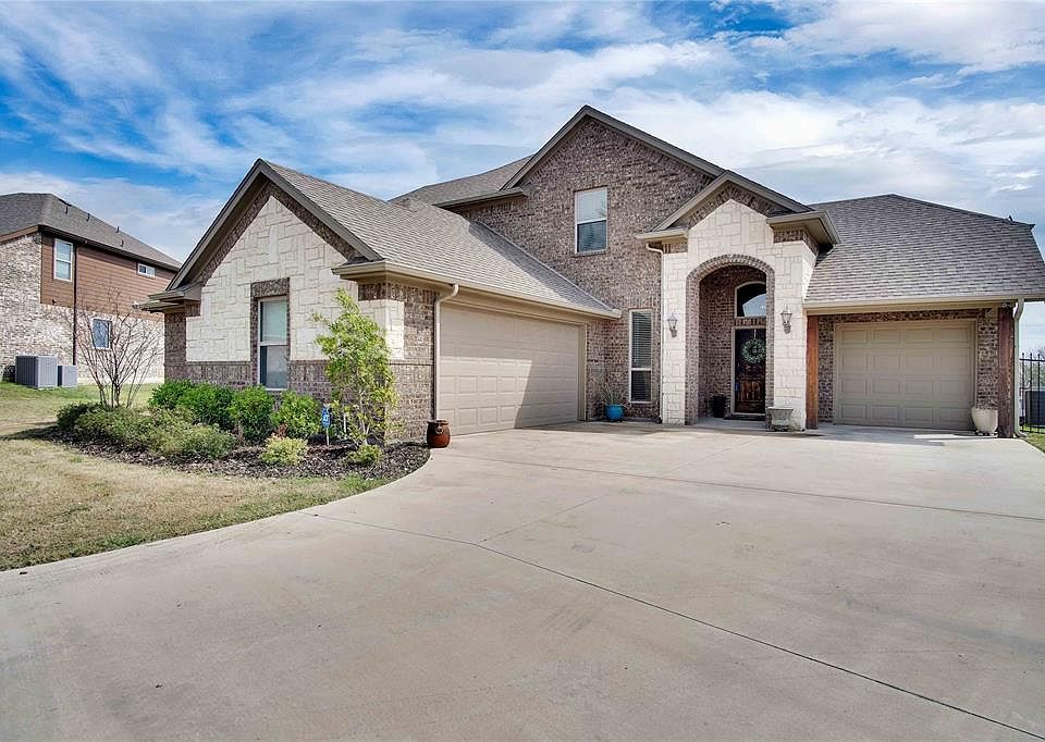 1st image of 709 Green Canyon Ct