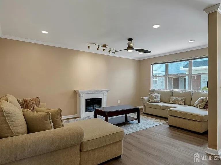 177 Bexley Ln — Photo 7