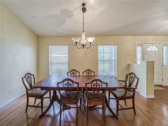 5th image of 4580 Meadowood Dr