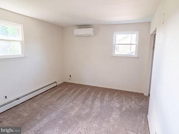 4th image of 745 Pomander Ave