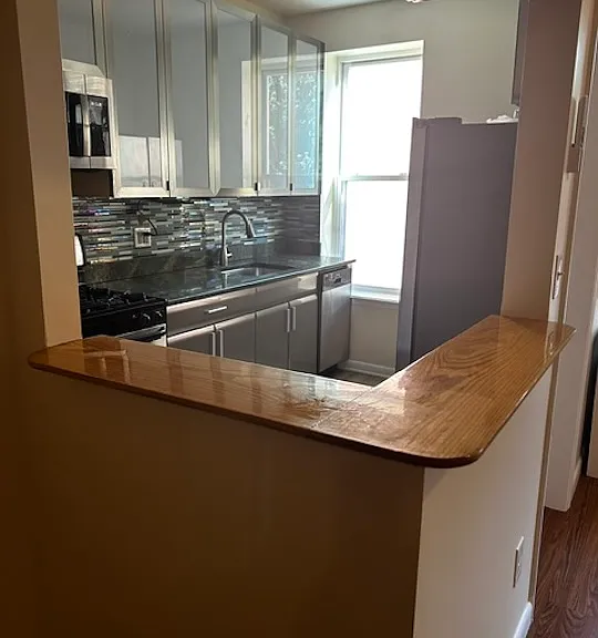 116 Saint Marks Pl #2 — Photo 3