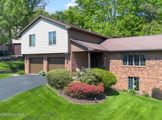 1307 Oakmont Rd, Clarks Summit, PA 18411