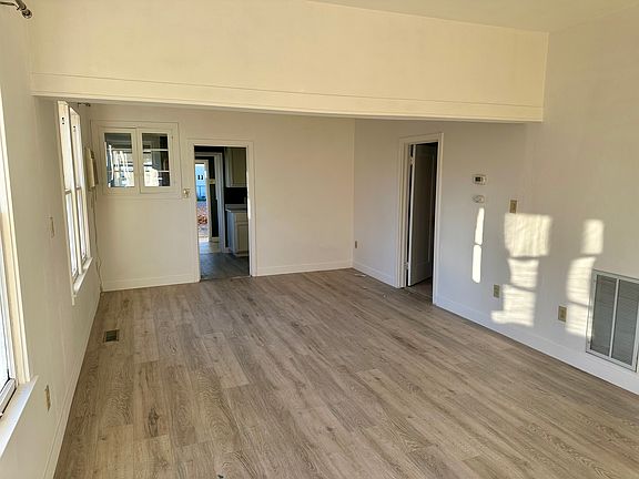 5th image of 416 Riverside Ave