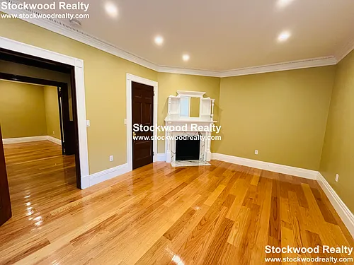 17-19 Cushing Ave Photo 1