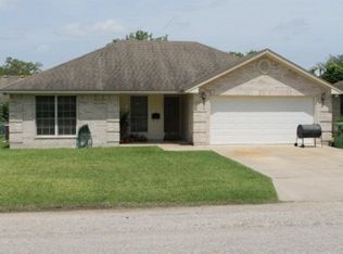 202 Lackey St, Cuero, TX 77954