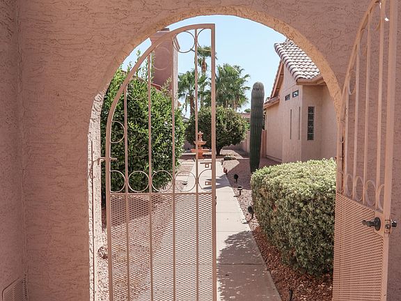 2nd image of 26625 S Queen Palm Ct