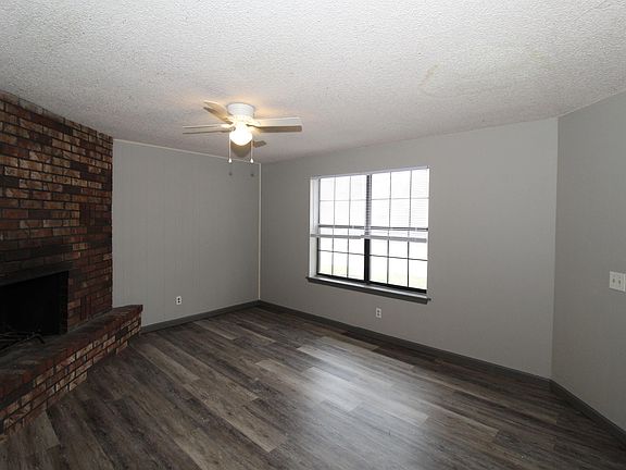 2nd image of 715 S 28th St
