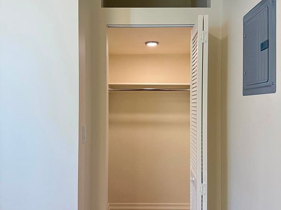 3rd image of 1355 Valencia St #12
