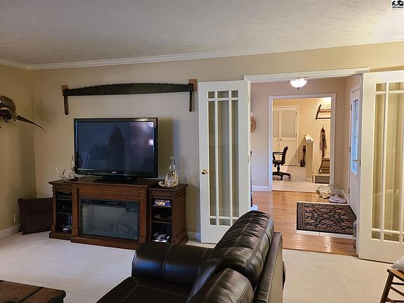 4th image of 102 S Estates Dr