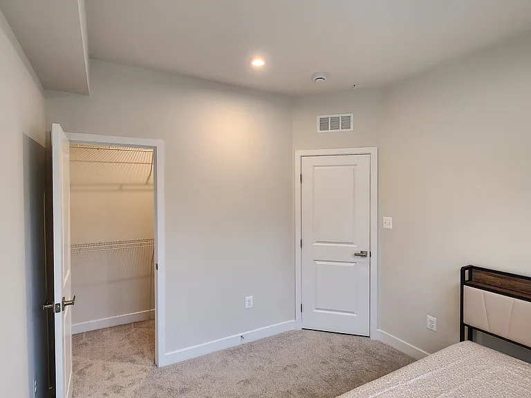 Iron Oak Pl — Photo 9