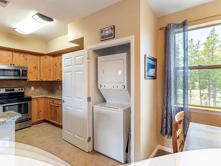 400 Cougar Gcr Ave #5 — Photo 9