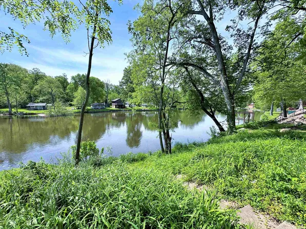 7666 E Camp Tippe Ct, Monticello, IN 47960