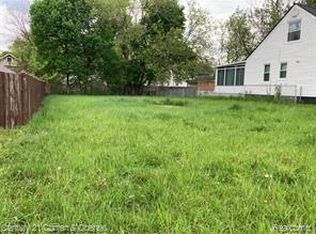 200 Crystal Lake Dr, Pontiac, MI 48341