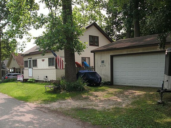 plenty of room for parking