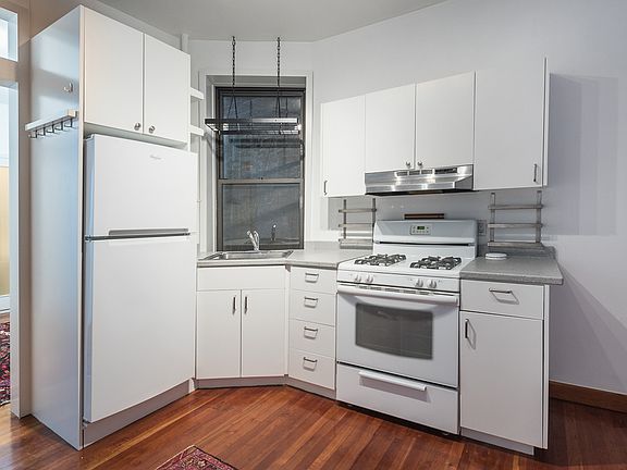 4th image of 54 E 1st St APT 2B