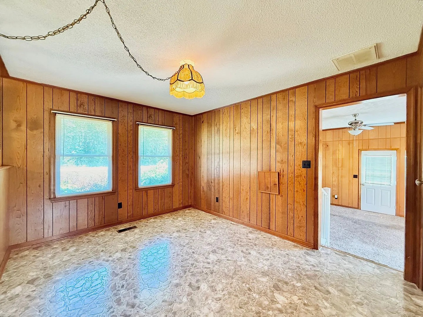 Charming 3 Bedroom Home for Rent! — Photo 4