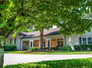 1025 Stonegate Ct, Roswell, GA 30075