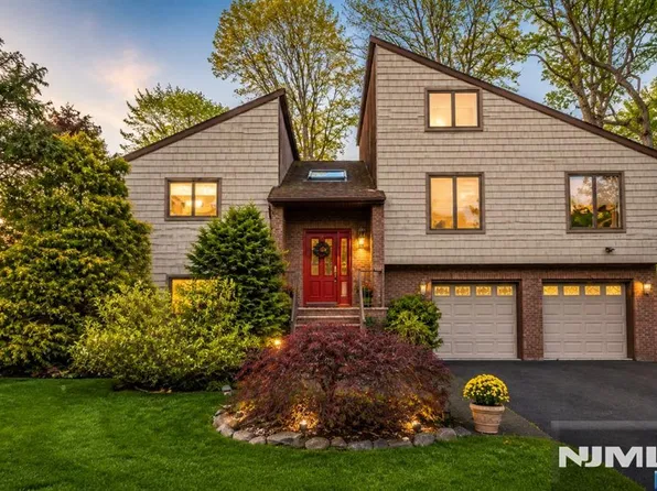 4 Lesa Lane, Hillsdale, NJ 07642