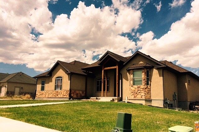 2nd image of 708 W Juniper Ct