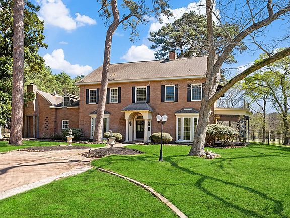 2nd image of 210 W Fm 247 Rd