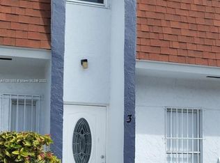 318 NW 107th Ave APT 3D, Miami, FL 33172