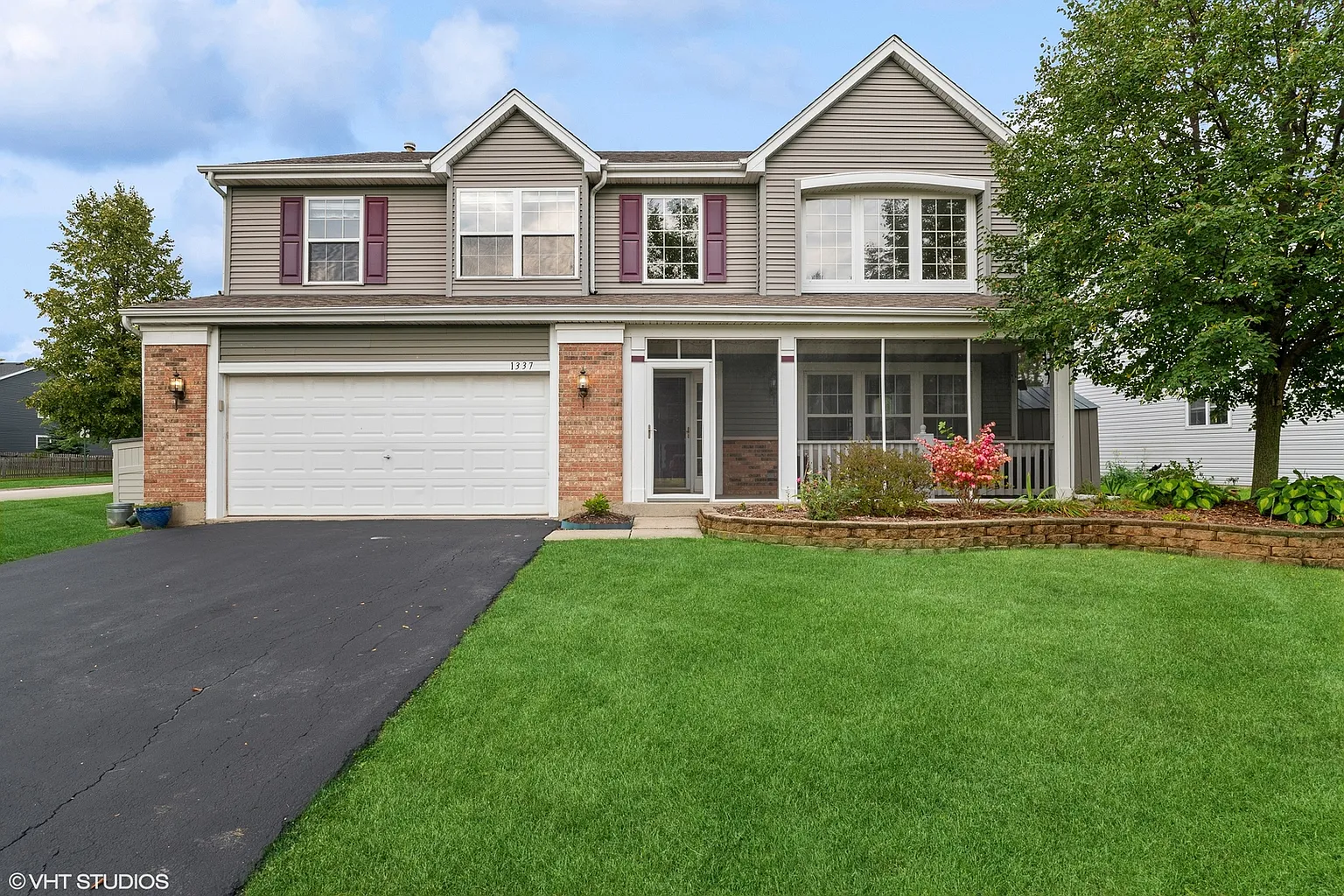 1337 Berkshire Ln photo 1