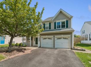 11 Cottage Pl, Branchburg, NJ 08876