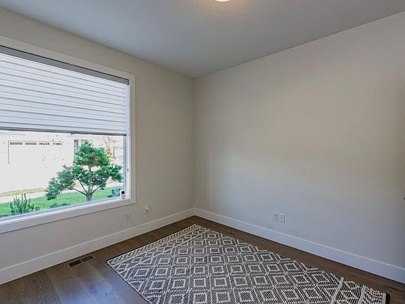 5th image of 17023 NE 30th St