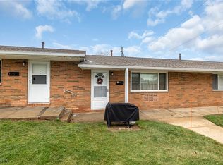 21896 River Oaks Dr, Rocky River, OH 44116