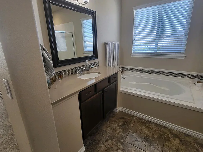 15883 Kansas Pacific Ct — Photo 6