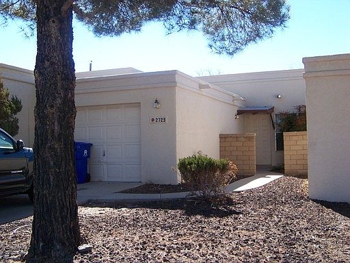 1st image of 2723 Fairway Dr