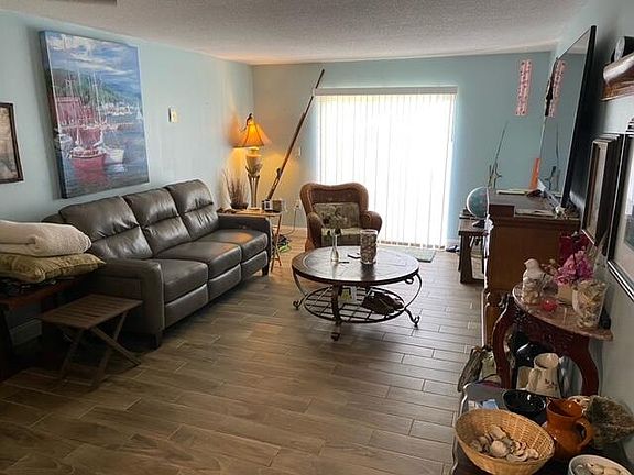 4th image of 1176 Bayshore Drive #105