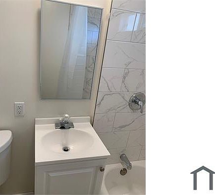 4th image of 3205 Drew St #1/2