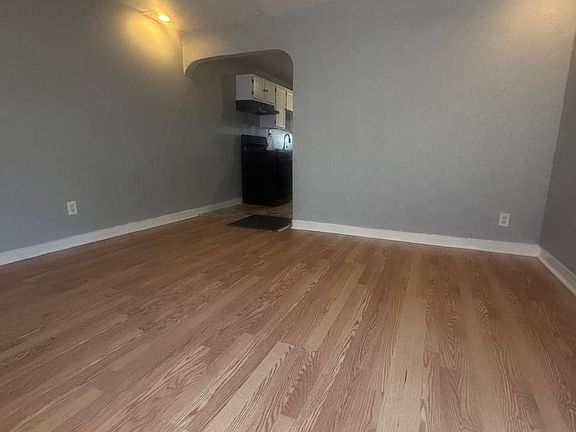 5th image of 1602 Cereal St