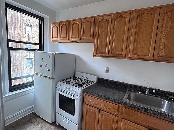 4th image of 1151 Brighton Beach Ave #5W
