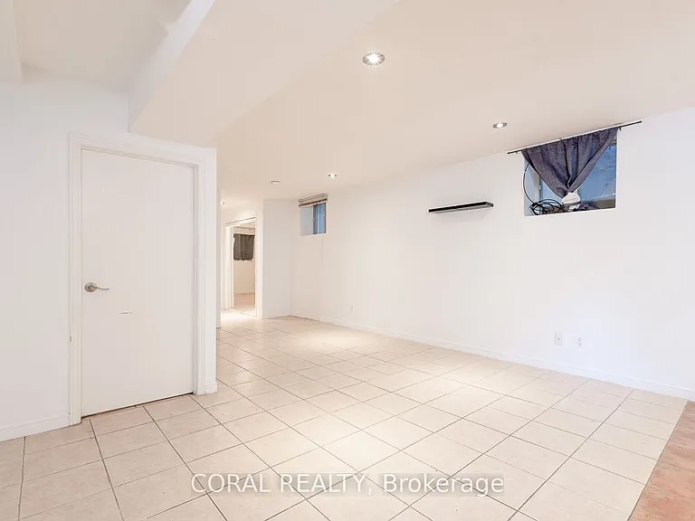 49 Jerome St #LOWER — Photo 11