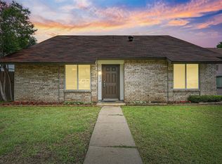 1231 Tiffany Ln, Lewisville, TX