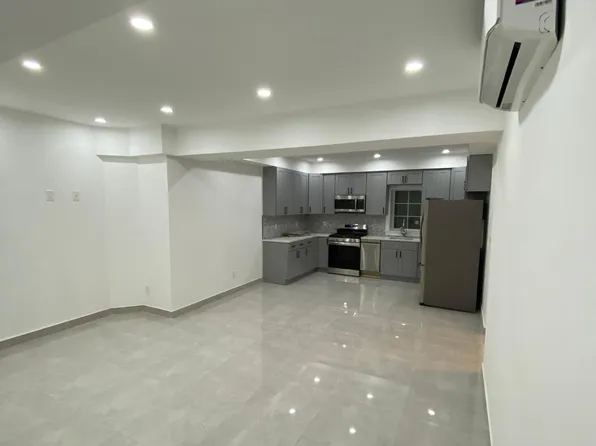 (undisclosed Address), Great Neck, NY 11023