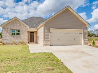 357 Angela St, Prattville, AL 36066