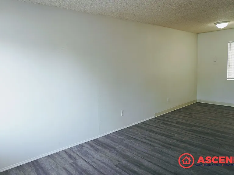 1849 Golden State Ave — Photo 4