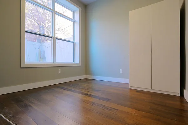 Rented by Tapiro Realty | media 28