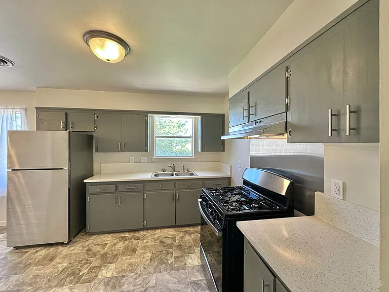 205 Margaret Lee St — Photo 6