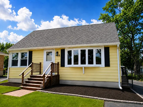 786 N Van Auken St, Elmhurst, IL 60126