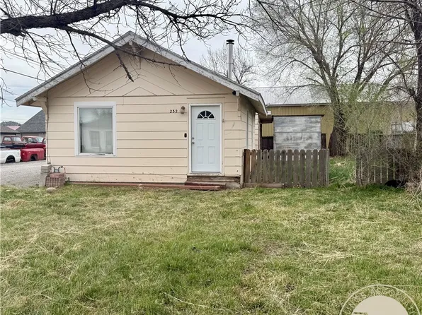 232 N 8th St, Columbus, MT 59019