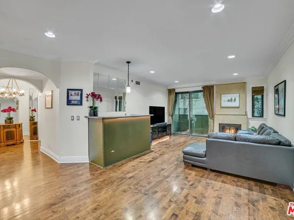 9000 Cynthia St APT 202, West Hollywood, CA 90069